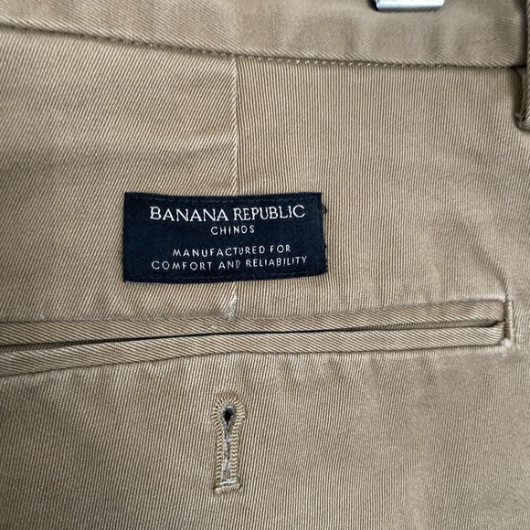 Men’s Banana Republic Fulton Chino - Size 34x32 - Color: Khaki - Picture 4 of 6